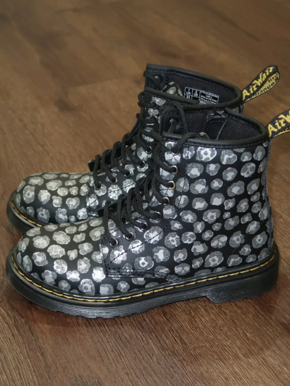 New Girls Dr. Martens Junior 1460 Leopard Hydro Leather Lace Up Boots 2 Youth 2Y